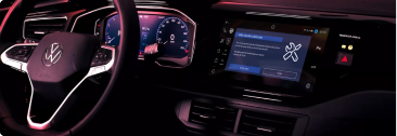 Interface automotiva facilitando o seguro auto com a nova loja de apps VW Play